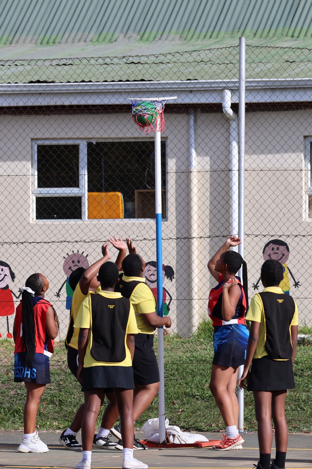1st Netball team vs Bergview