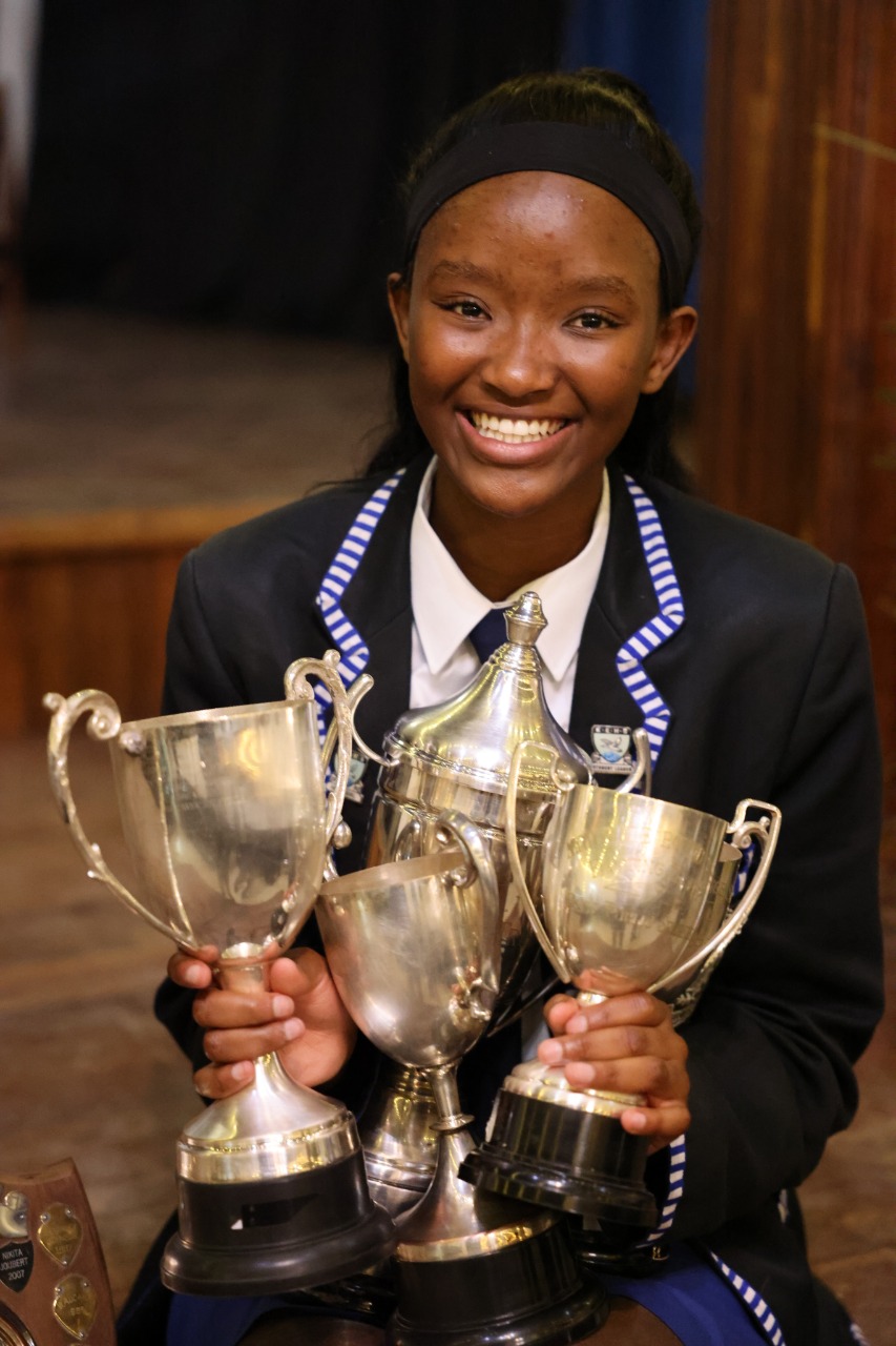 Aviwe Sakwe numerous awards including Good fellowship and Top Academic Achiever